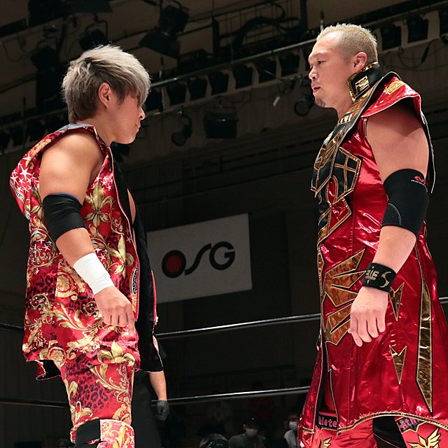 A staredown between Haoh and Kotaro Suzuki before the start of a match