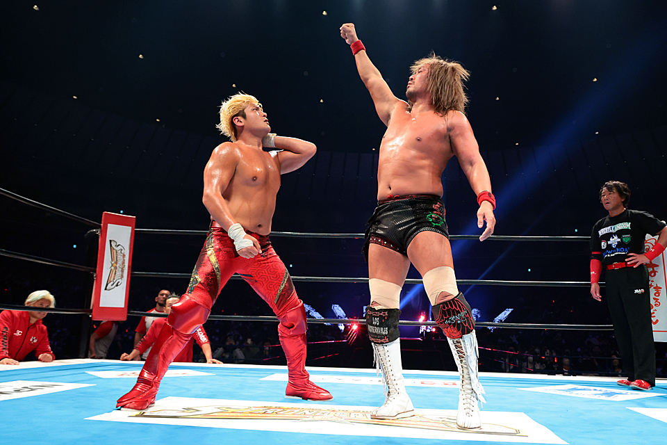 Naito and Kenoh in the ring